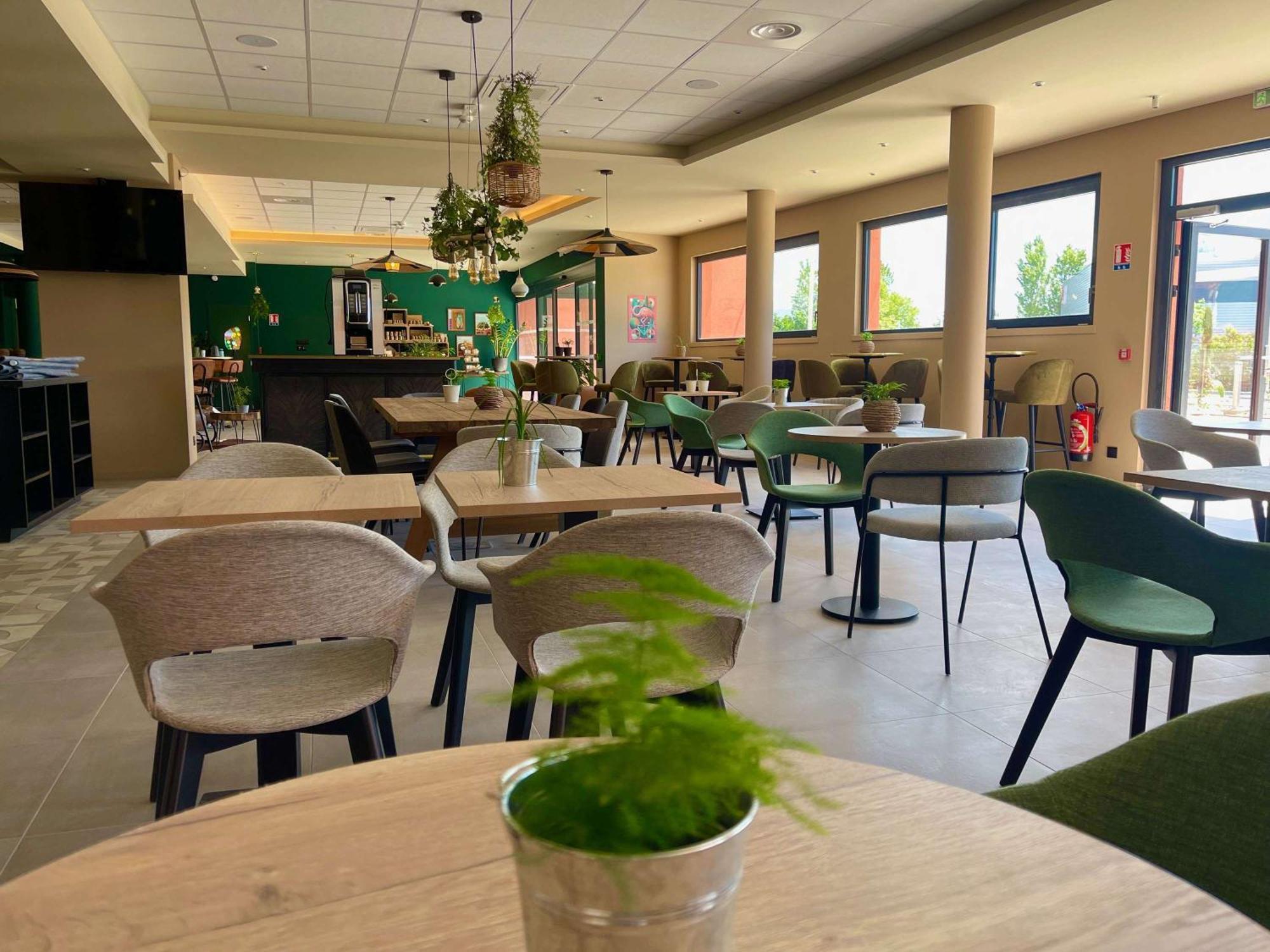 Hotel Adagio Access Porte De Camargue 3*